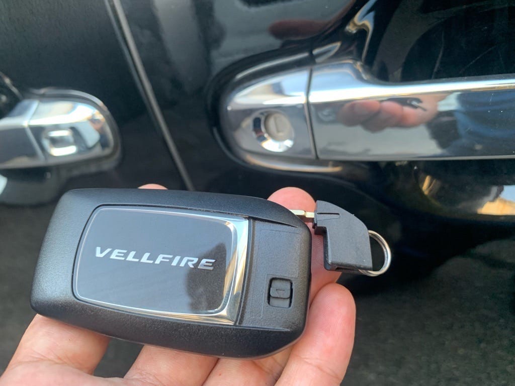 登録したトヨタヴェルファイアのスマートキーにメカニカルキーを収納