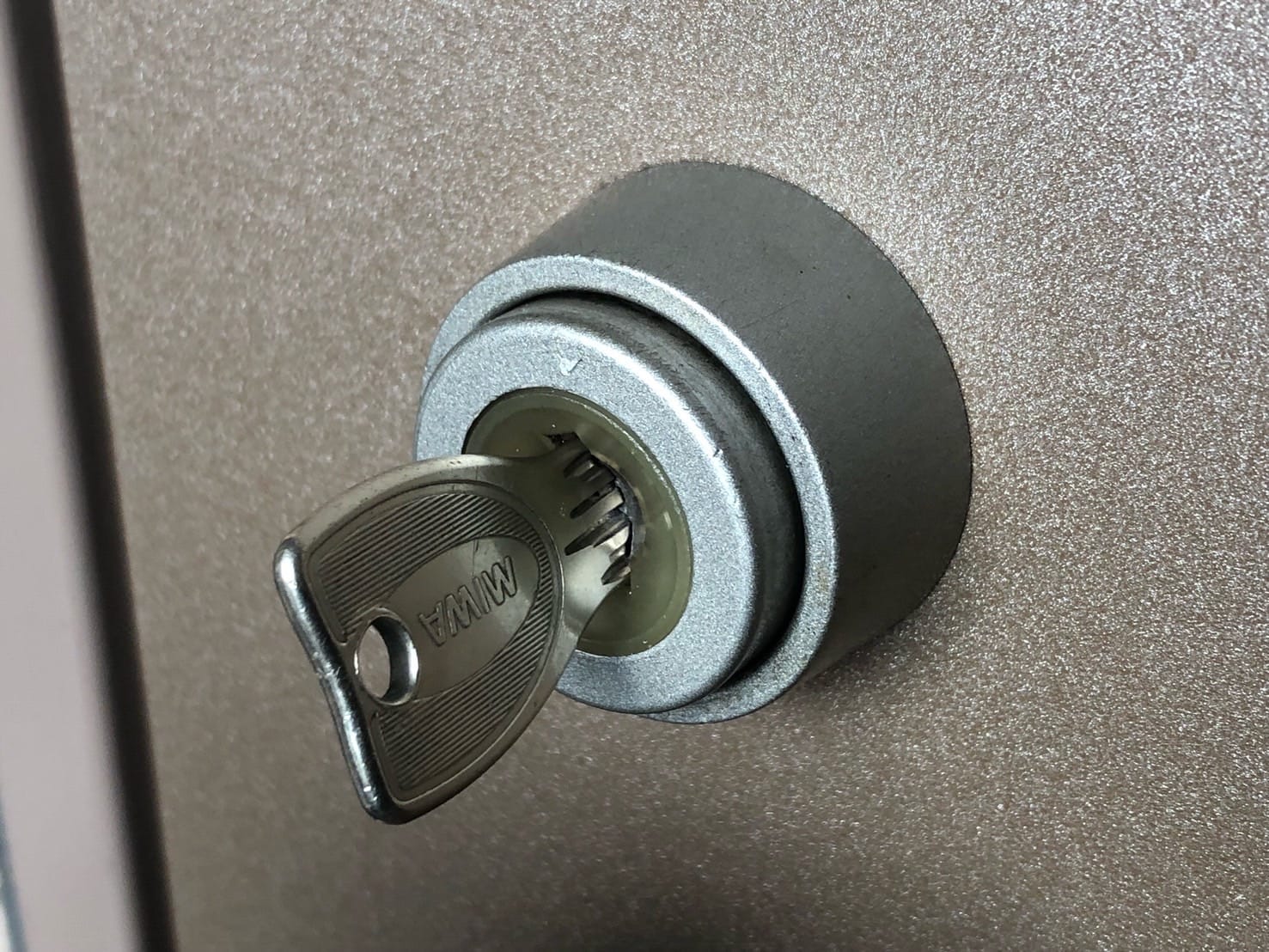 修理後、鍵を回せるようになったシリンダー