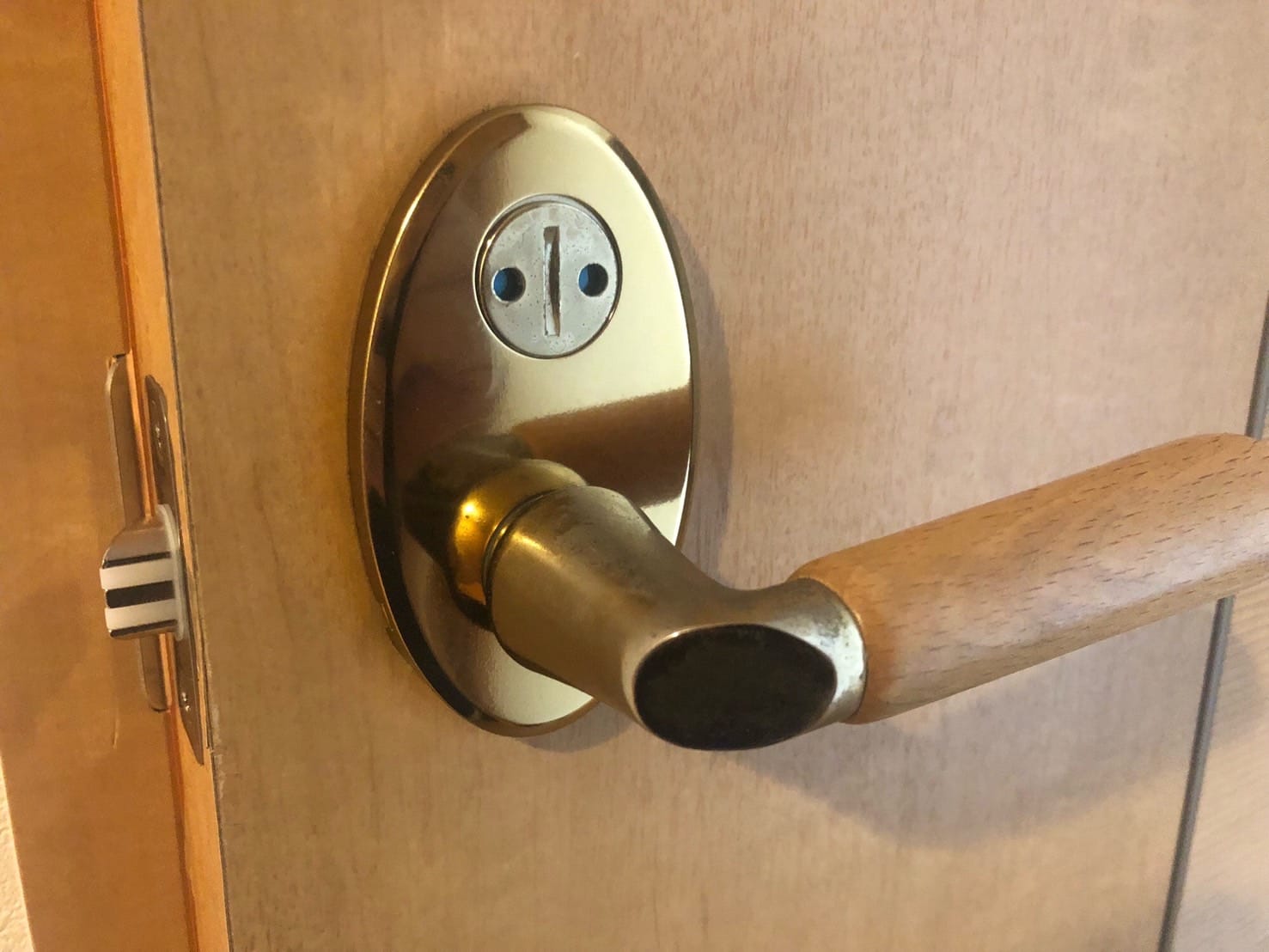 新しい部品に交換したレバーハンドル