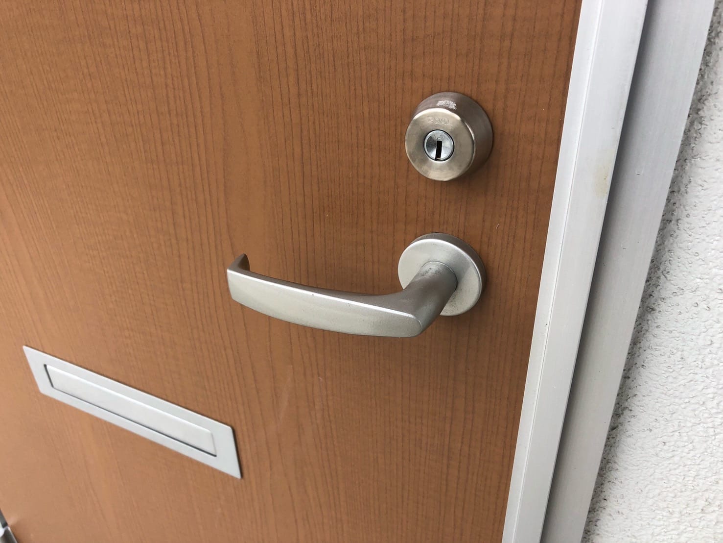 鍵紛失で開けられなくなった玄関ドア