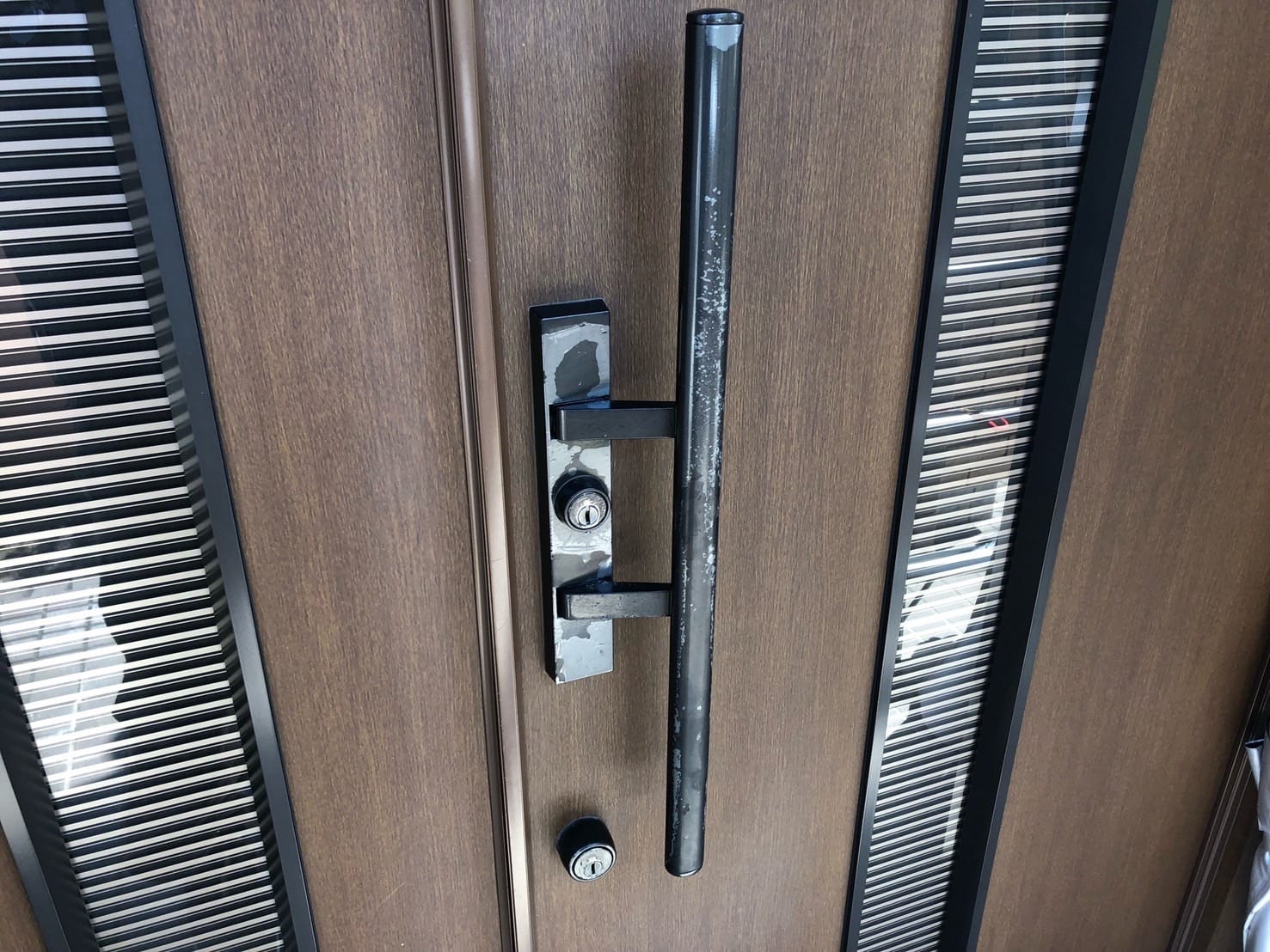 不調のご相談をいただいた玄関ドア