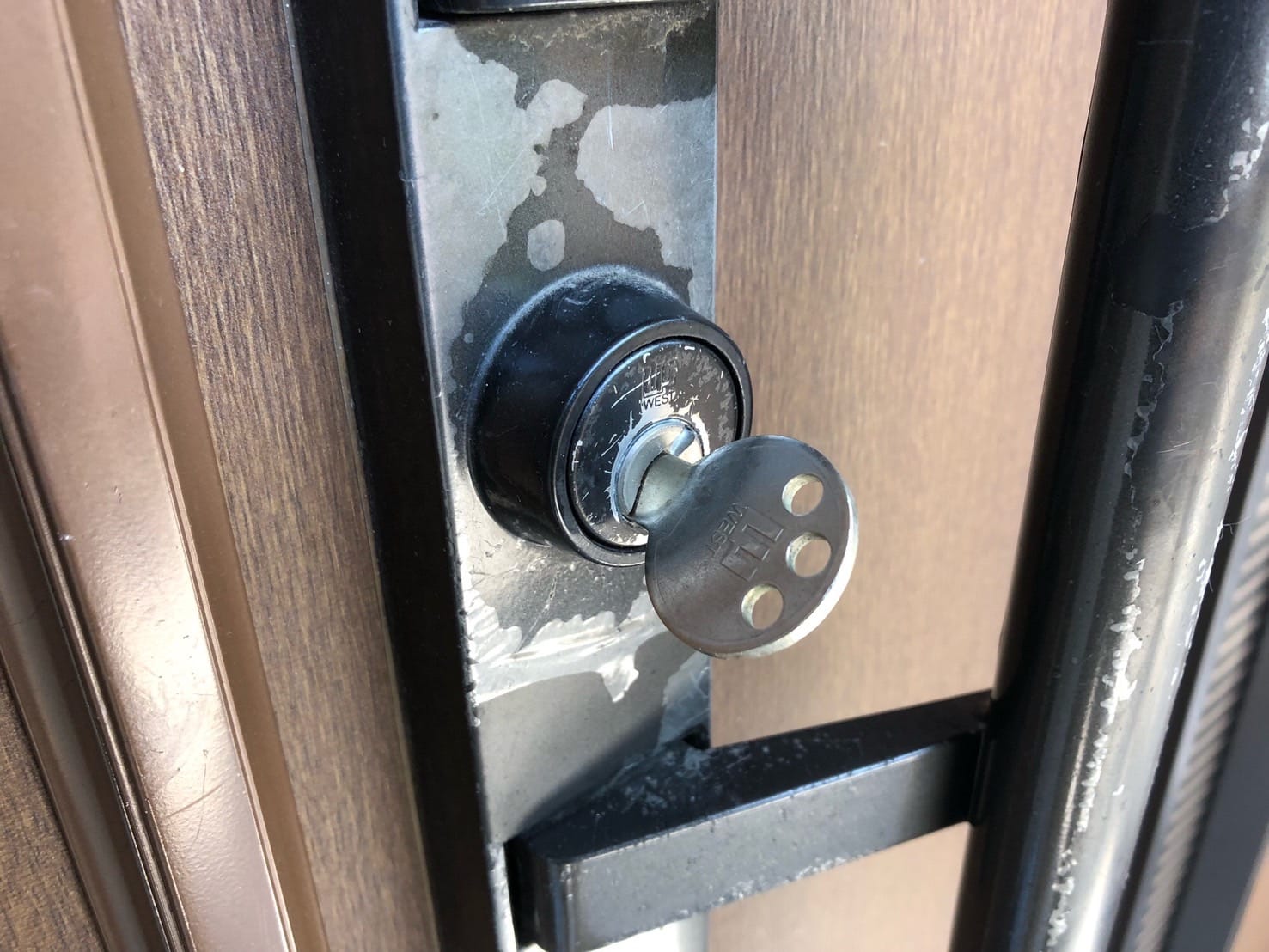 鍵穴に鍵がささッている