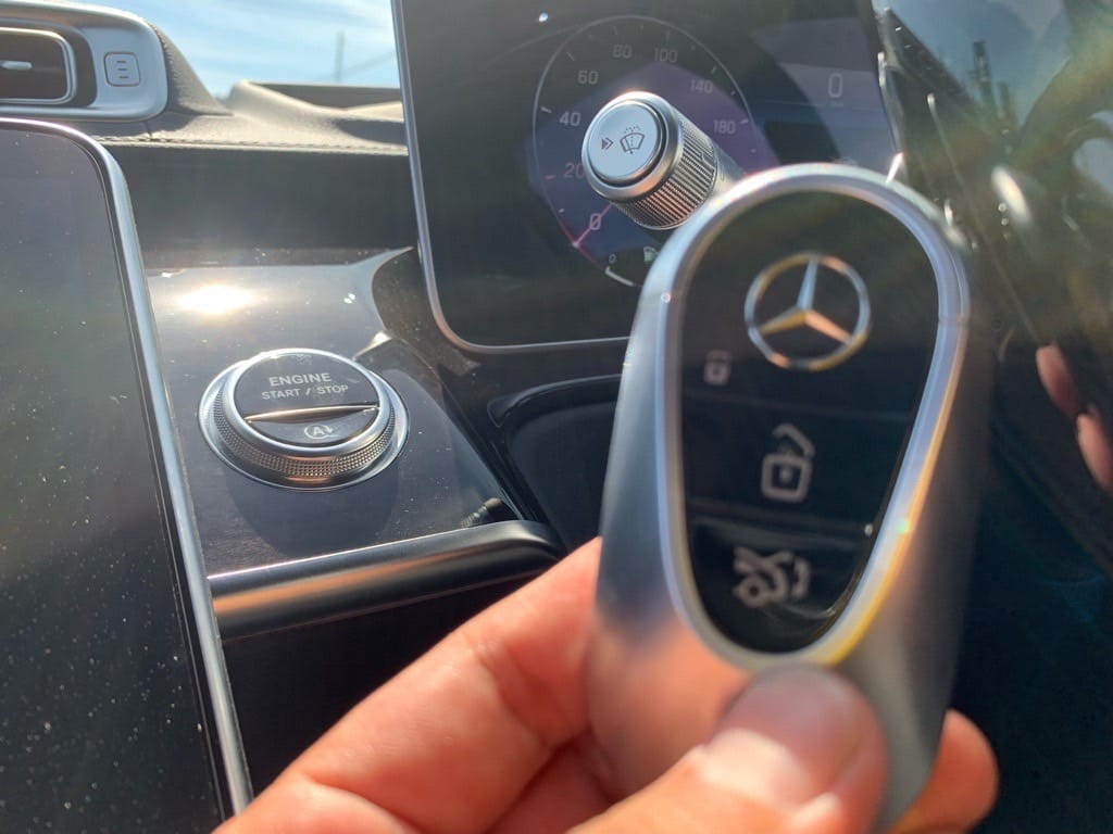 車内から回収したスマートキー