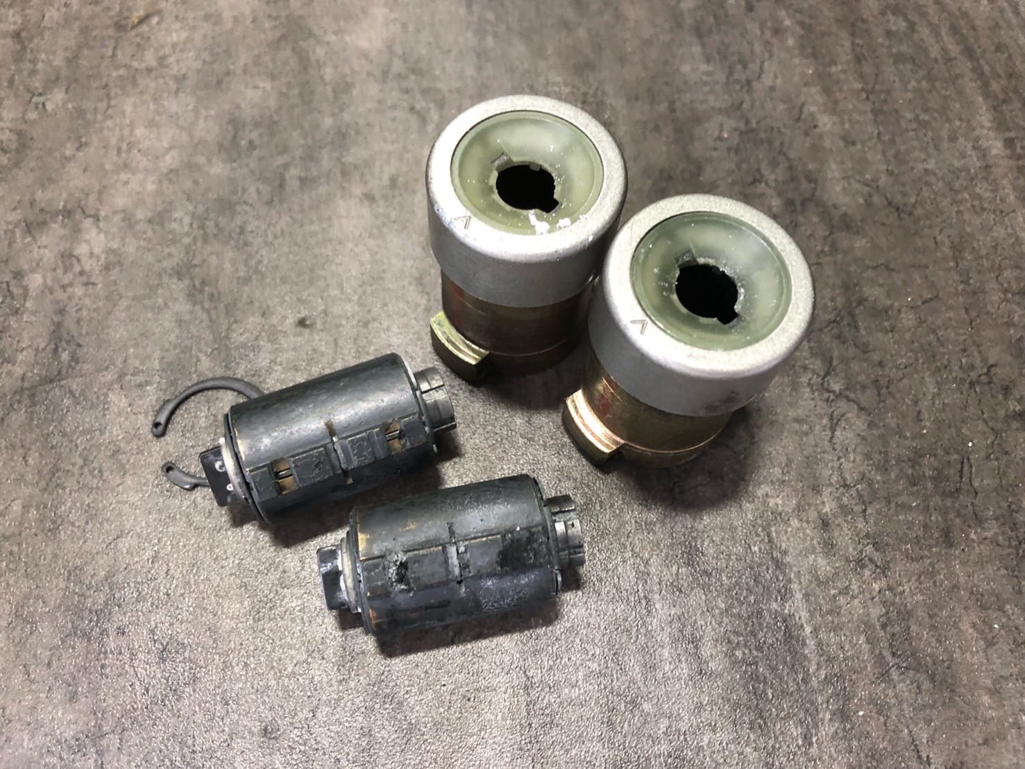 分解したシリンダー