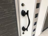 鍵交換のご依頼をいただいた玄関ドア