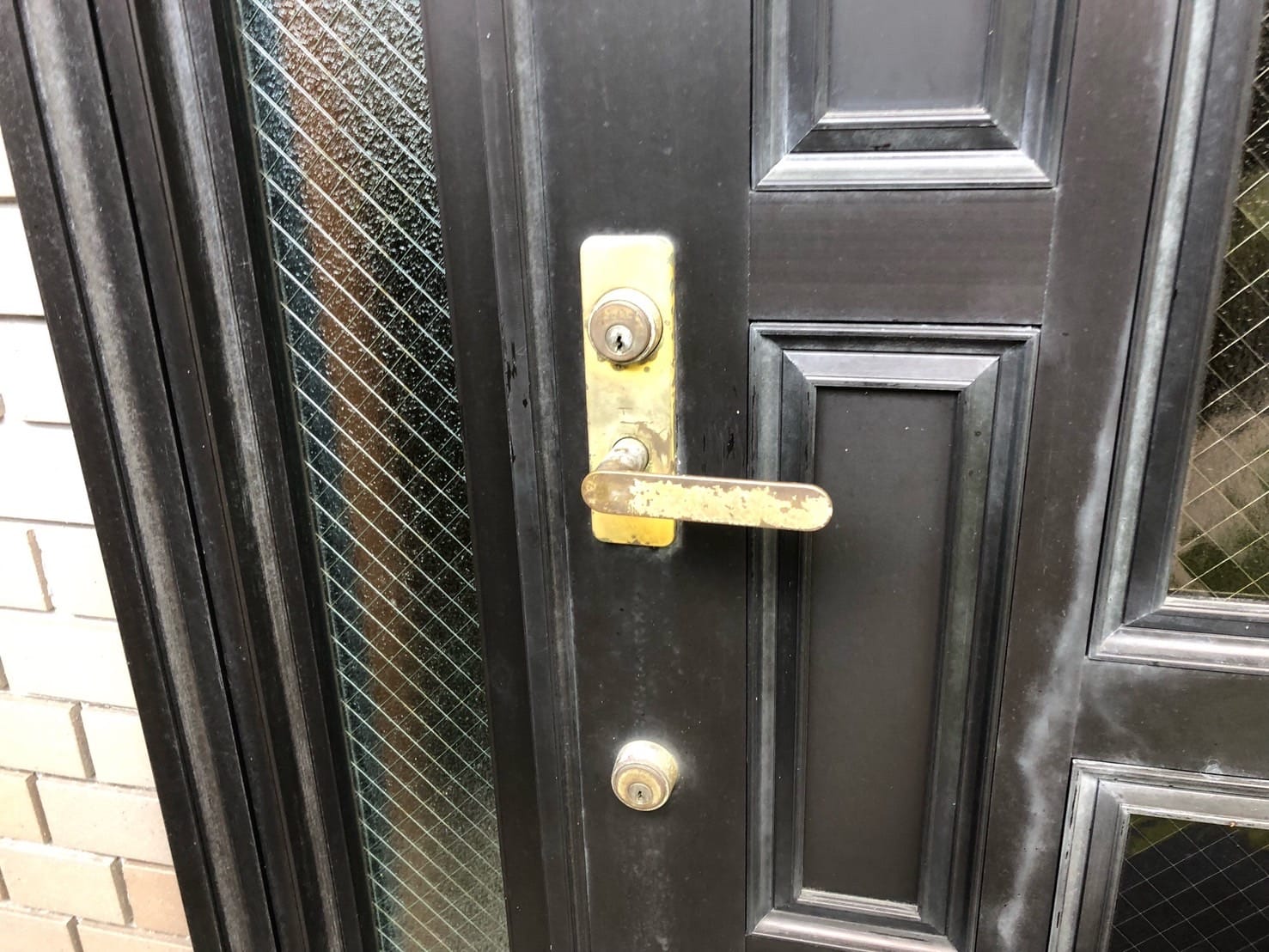 鍵交換のご依頼をいただいた玄関ドア