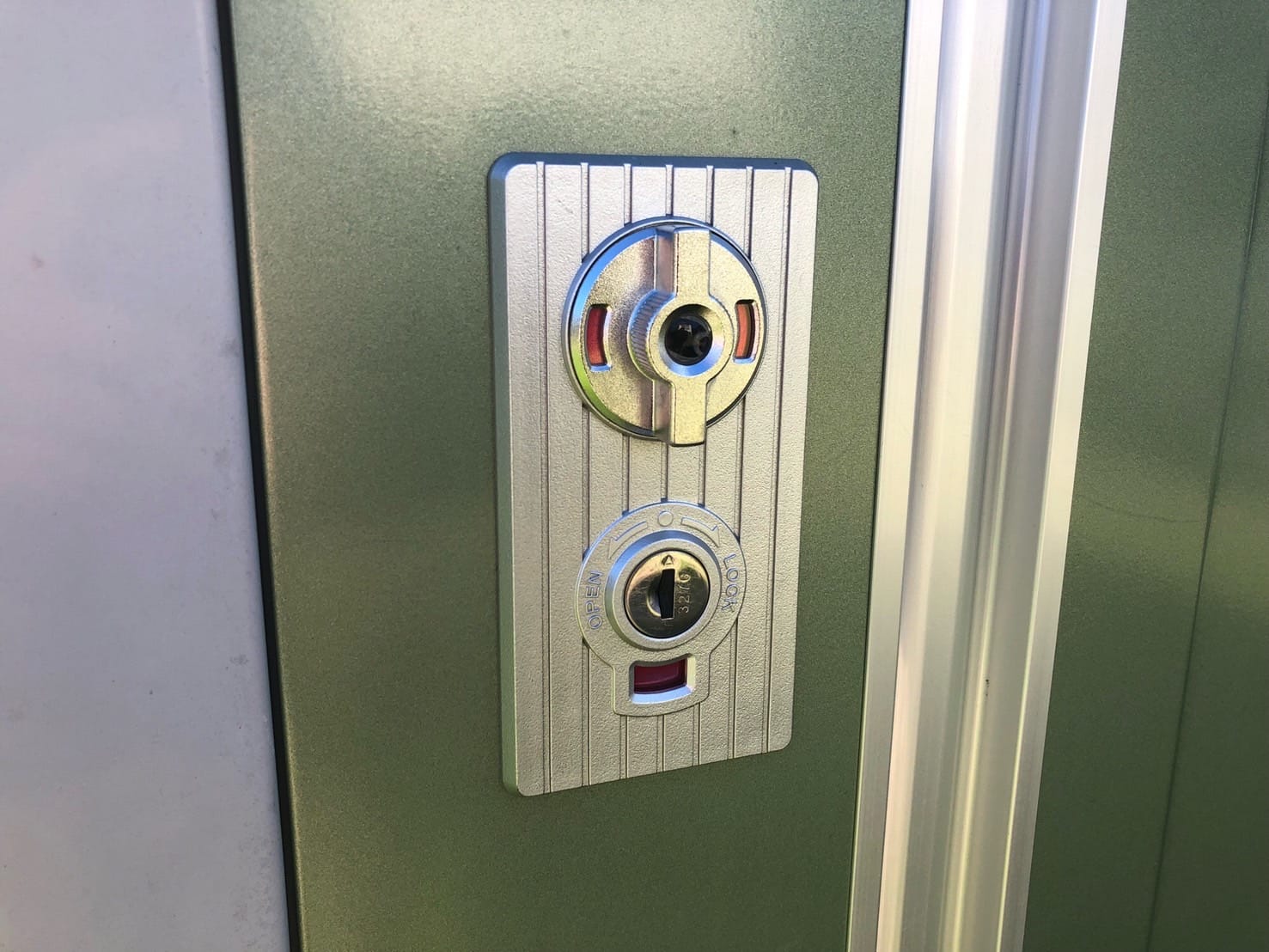 物置に付いている鍵