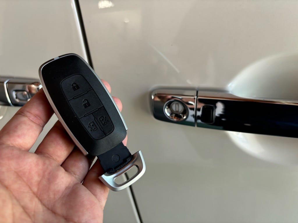 登録した日産セレナのスマートキーに作製したメカニカルキーを収納