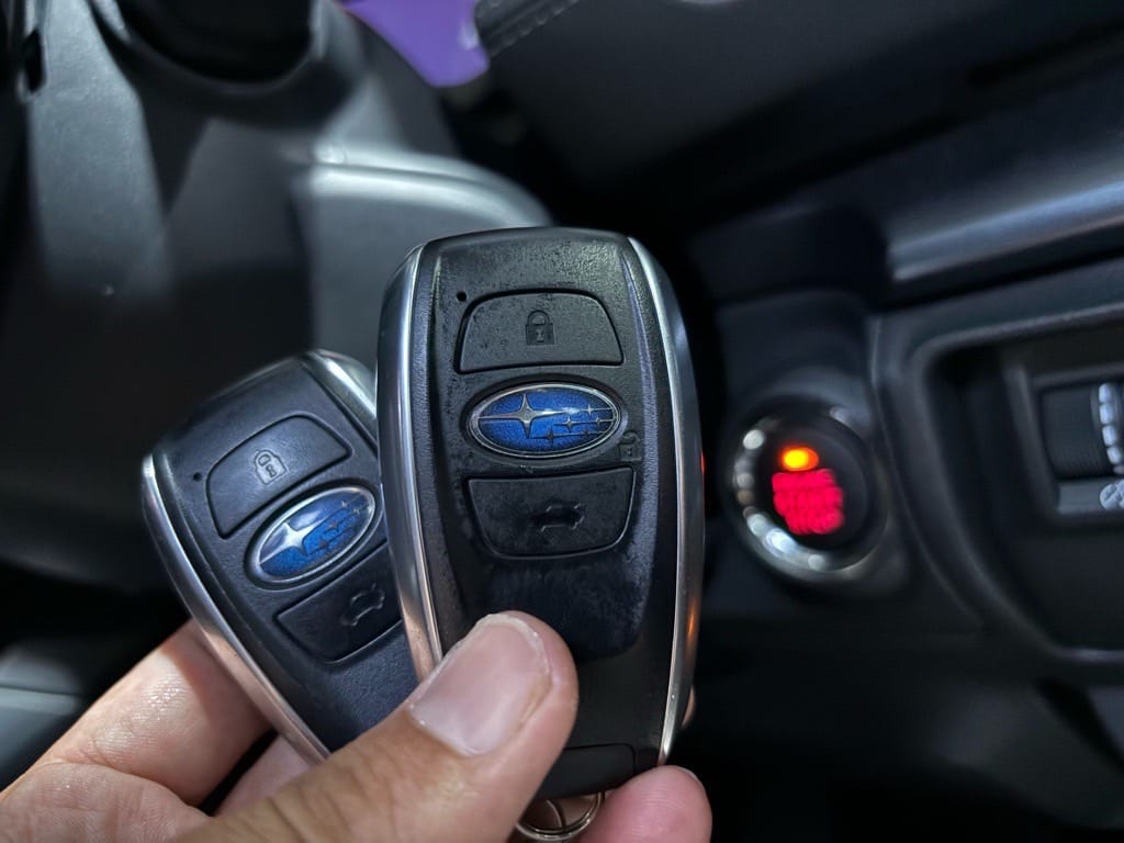 登録が完了したスバルレヴォーグのスマートキー2個