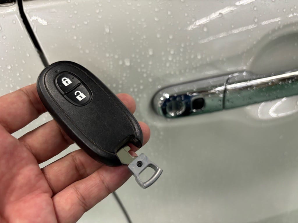 スズキハスラーのスマートキーにメカニカルキーを収納