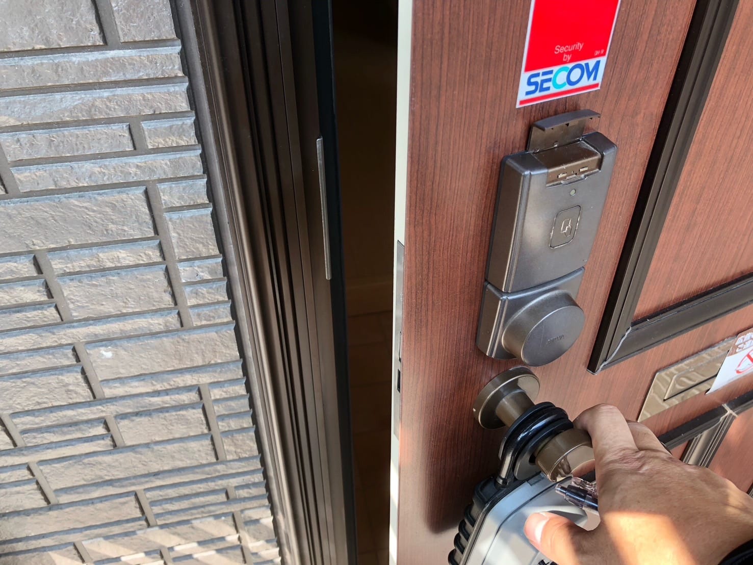 解錠に成功、開いた玄関ドア