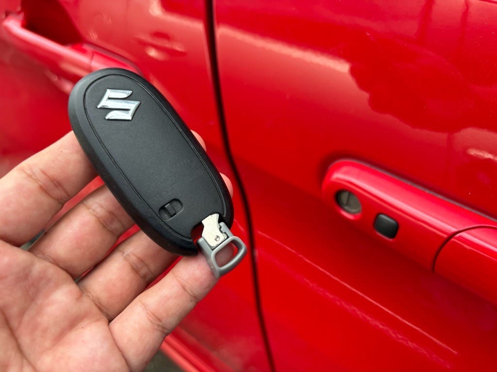 登録が完了したスズキソリオのスマートキーに作製したメカニカルキーを収納