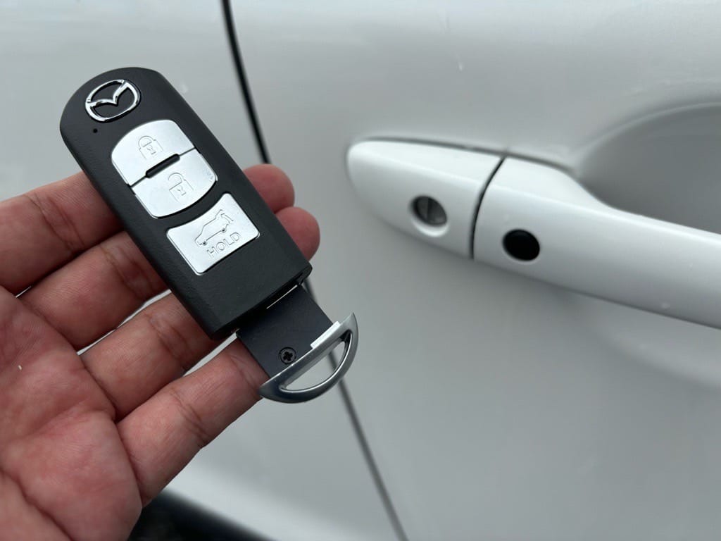 マツダCX5のアドバンストキーにメカニカルキーを収納