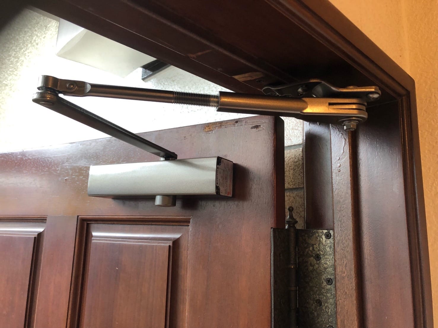 ドアクローザー