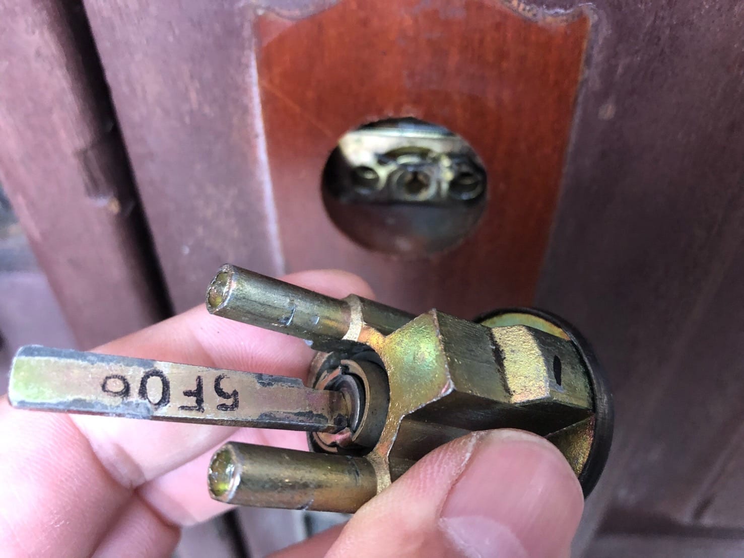 カムのツメがなくなっている