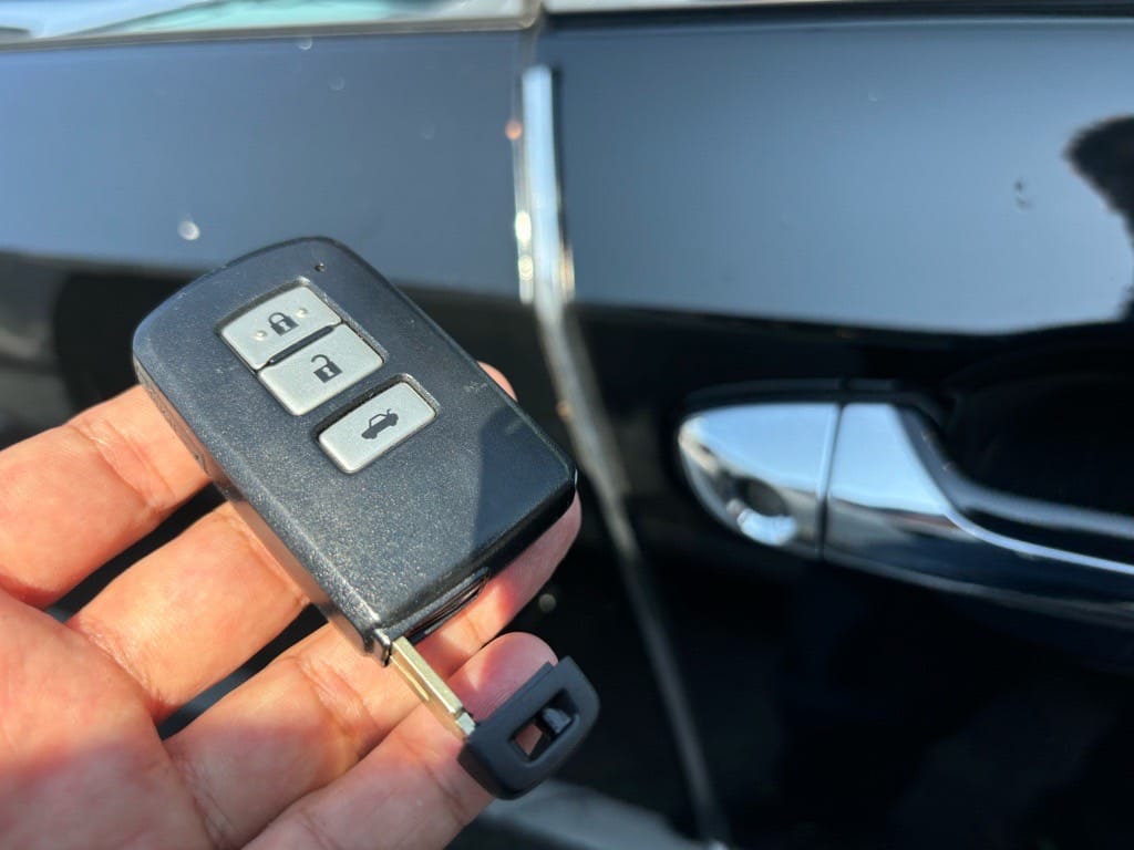 登録が完了したトヨタクラウンマジェスタのスマートキーに作製したメカニカルキーを収納