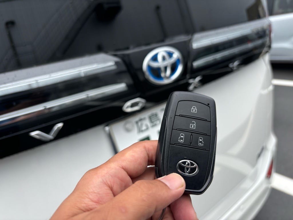トヨタヴォクシーから回収したスマートキー