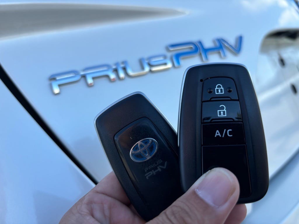 トヨタプリウスPHVのスマートキー2個