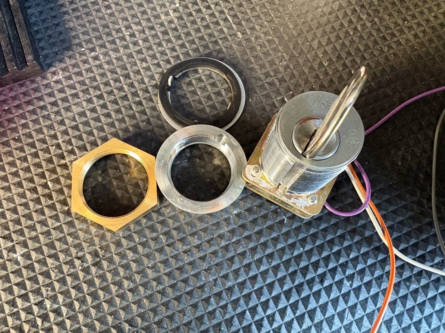 シリンダーを分解していく