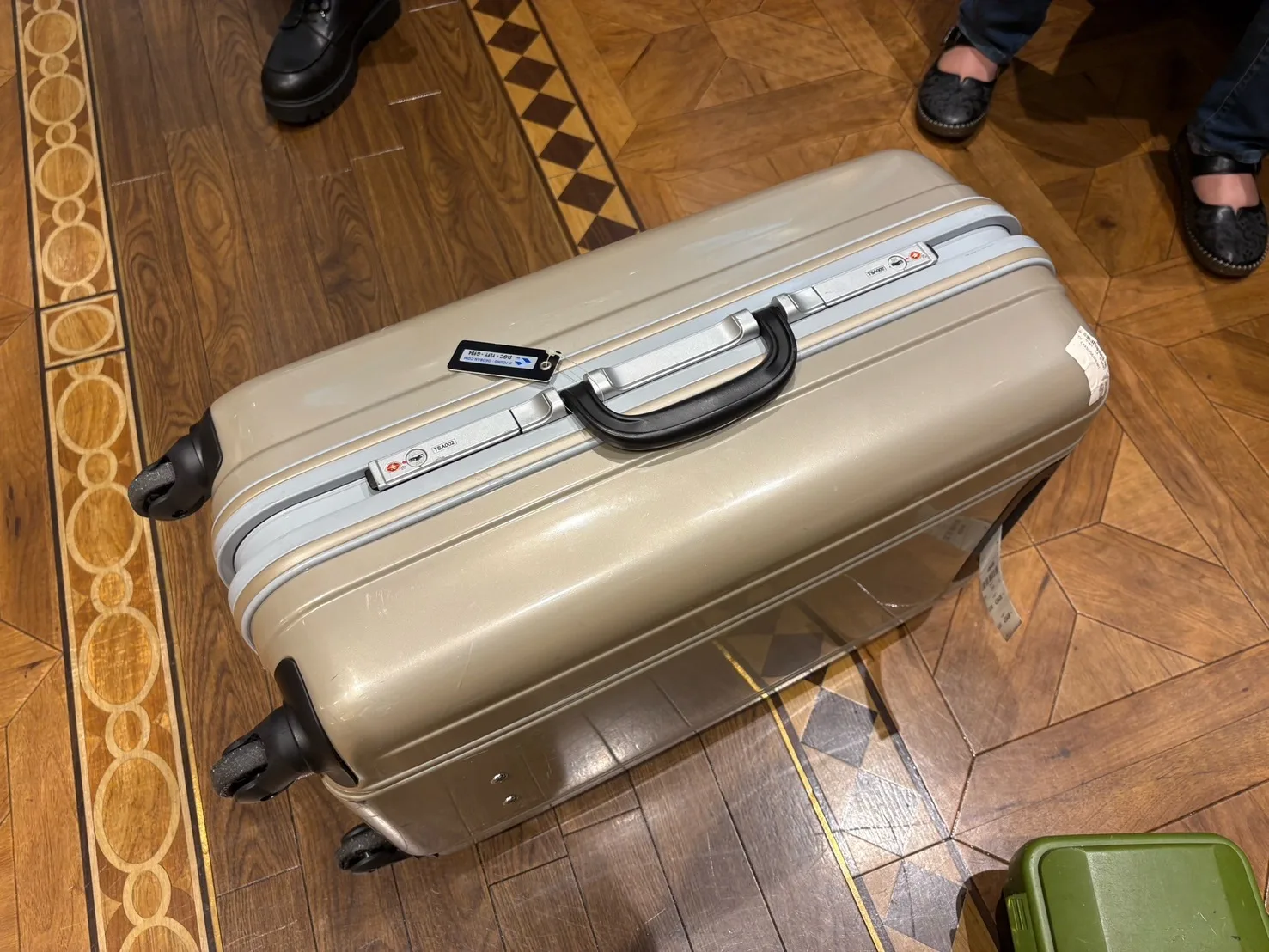 緊急】旅行先でスーツケースが開けられなくなった！急な鍵トラブル即