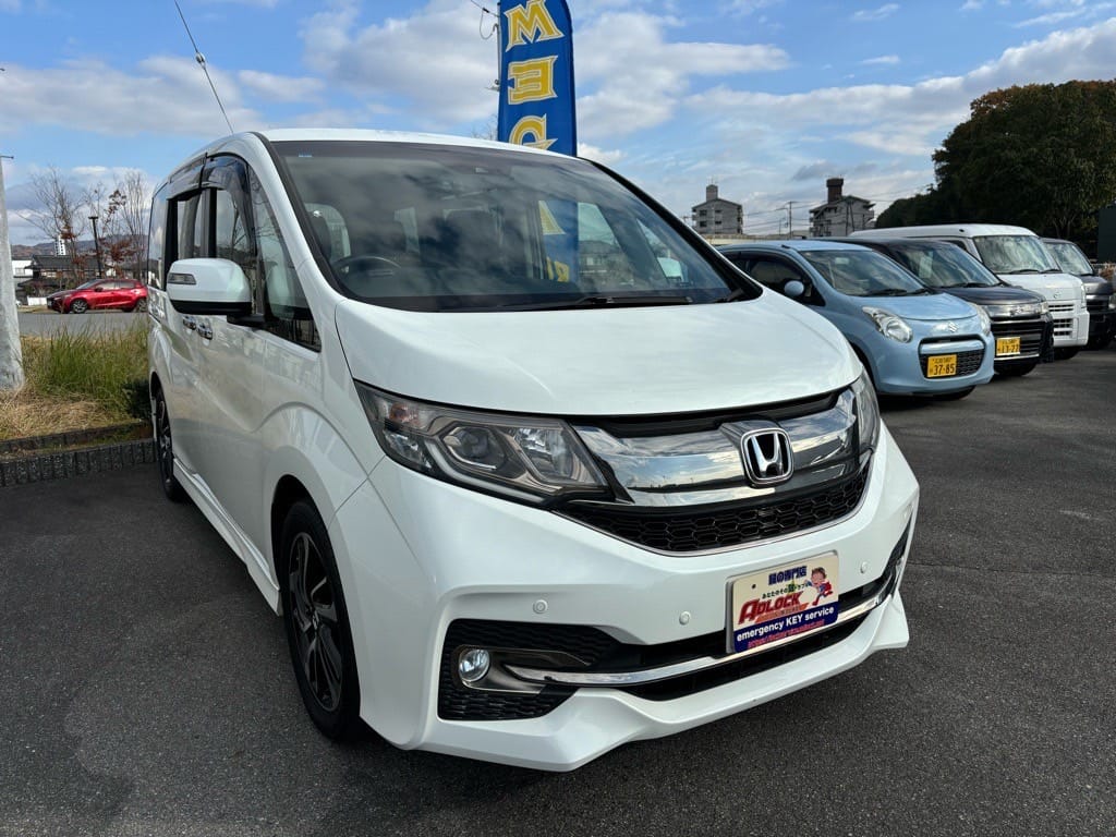 ホンダ ステップワゴンRP3 2018年式。こちらの車両のスペアキーを作製する