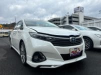 インロックが発生したトヨタ サイAZK10 2016年式。こちらの車両の鍵を解錠します