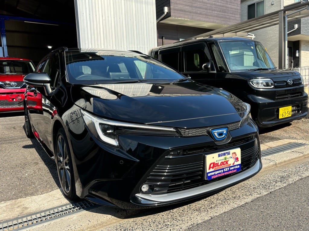 トヨタ カローラツーリングZWE219 2023年式。こちらの車両のスペアキーを作製します