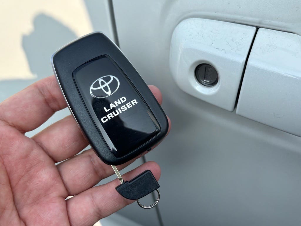 スペアキー一式の作製が完了。スマートキーにドアキーを収納できます