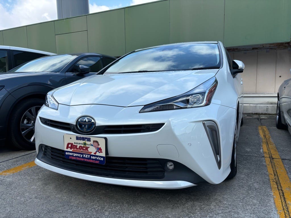 トヨタ プリウスZVW51 2022年式。こちらの車両の鍵を作製します