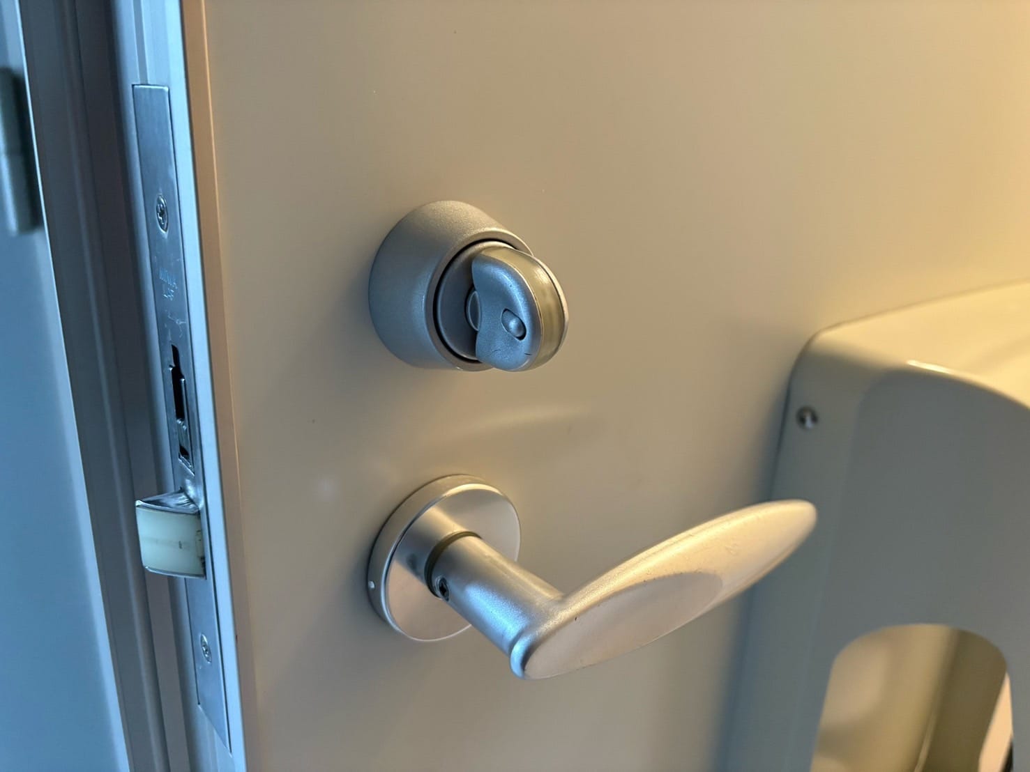 解錠に成功。扉の内側