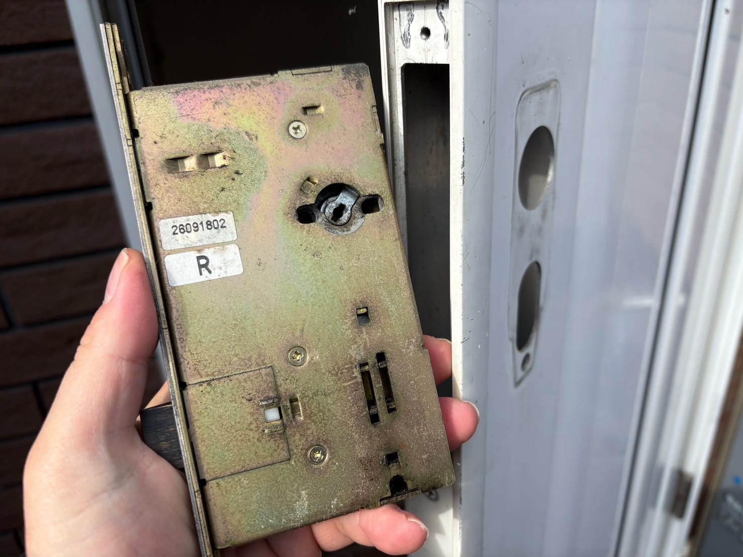 ケースロックを取り外しました