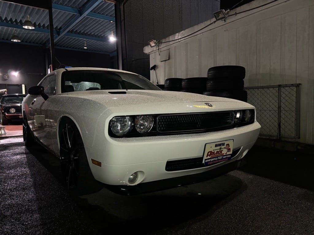 ダッジ チャレンジャー3代目 2009年式。こちらの車両の鍵を登録します