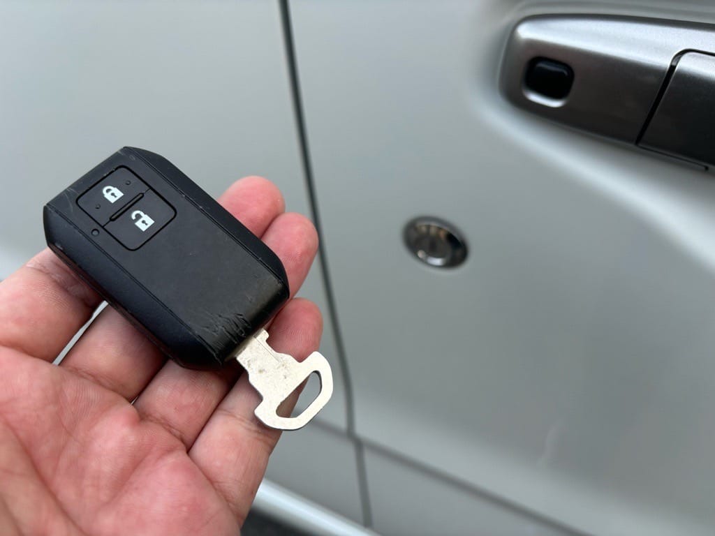 ワゴンRのスマートキーに作製したメカニカルキーを収納