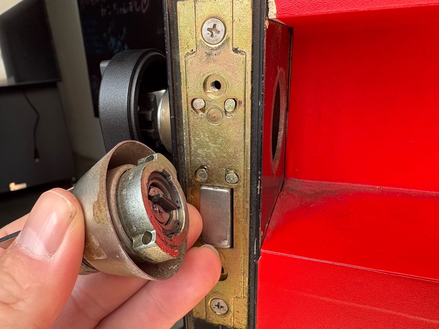 キーシリンダーを取り外しました