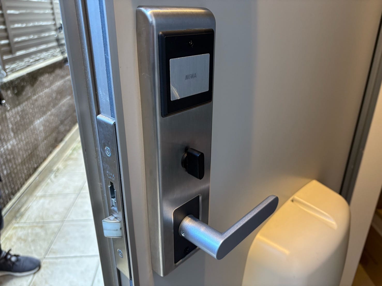 ドアの解錠に成功。扉の内側。