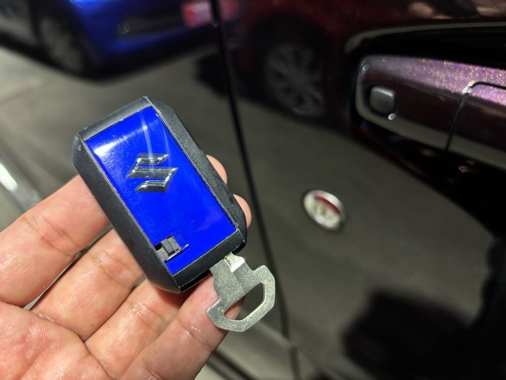 登録が完了したワゴンRのスマートキーに作製したメカニカルキーを収納