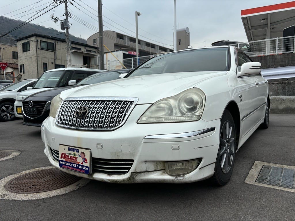 インロックが発生したトヨタ クラウンマジェスタ UZS186 2007年式。こちらの車両の鍵を解錠します