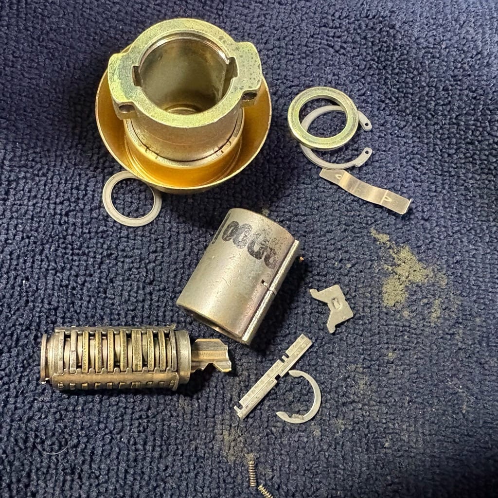 分解したシリンダー