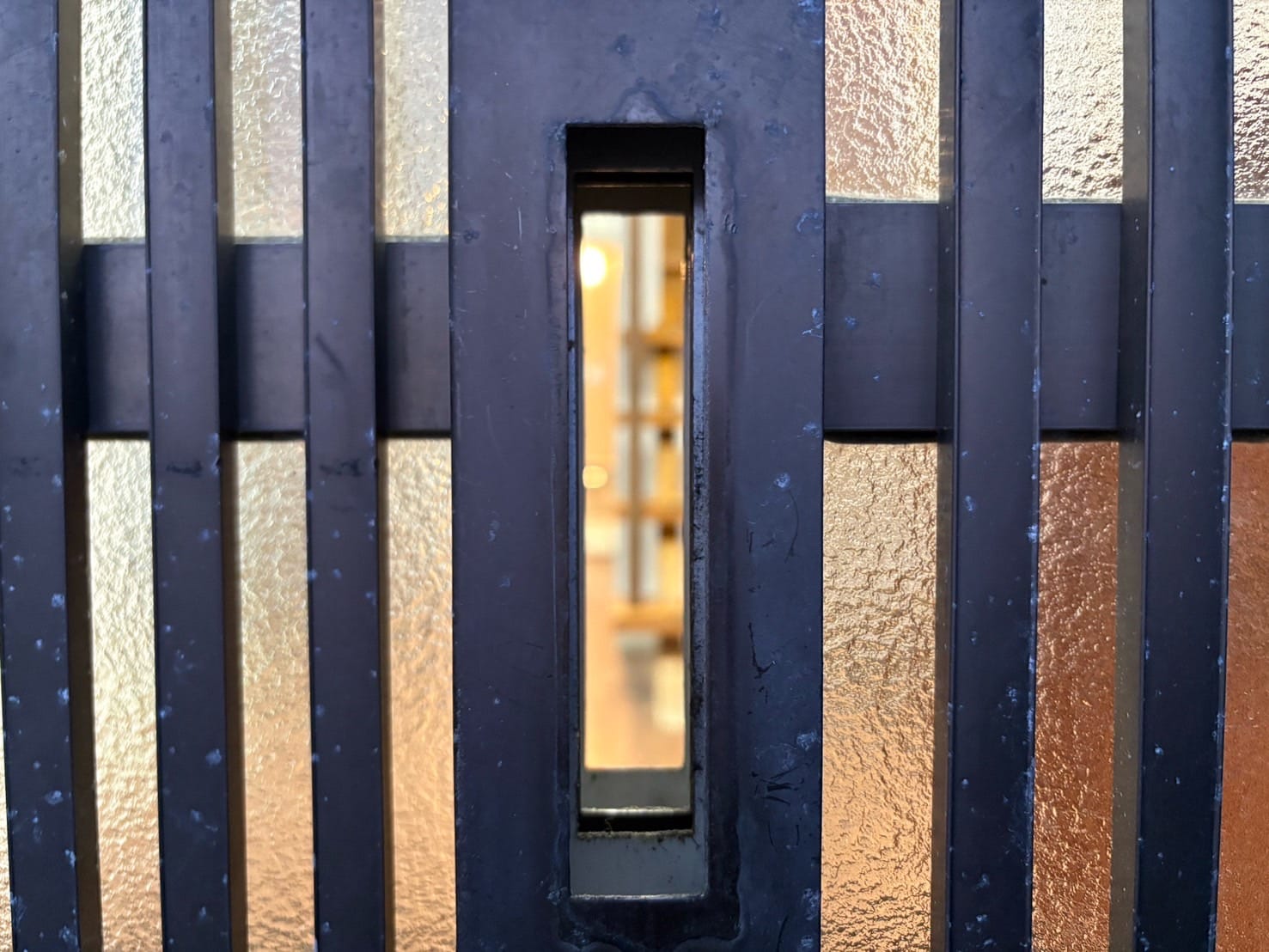 錠前を取り外した状態の引戸