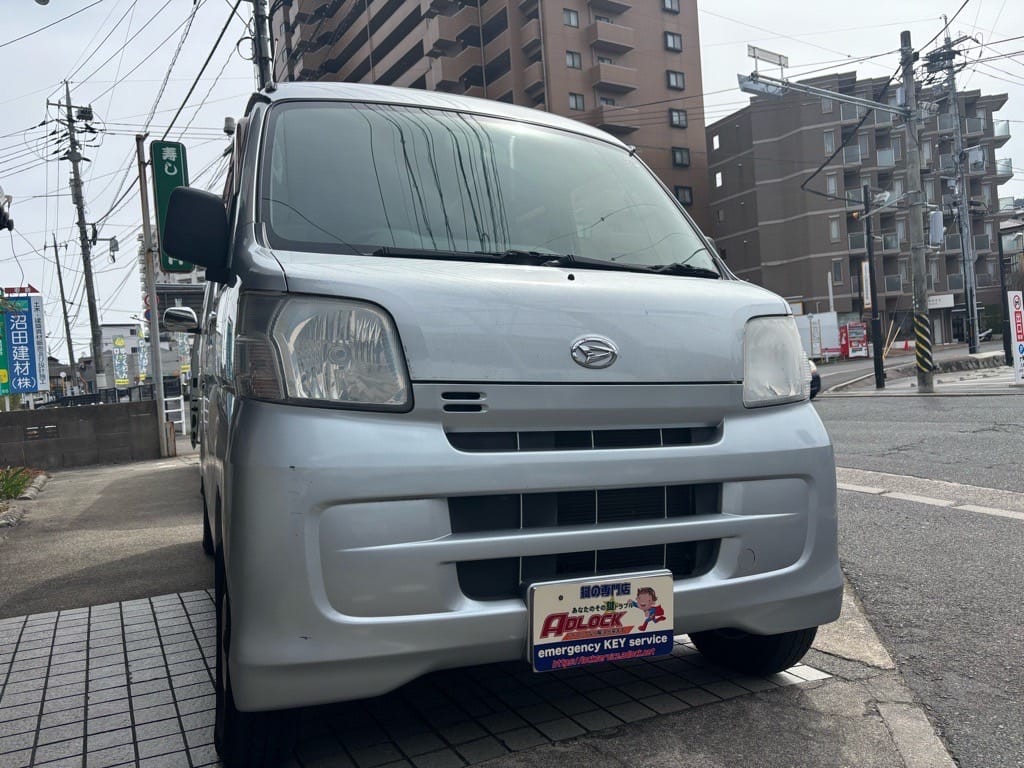 ダイハツ ハイゼットS331V 2017年式。こちらの車両の鍵を作製します