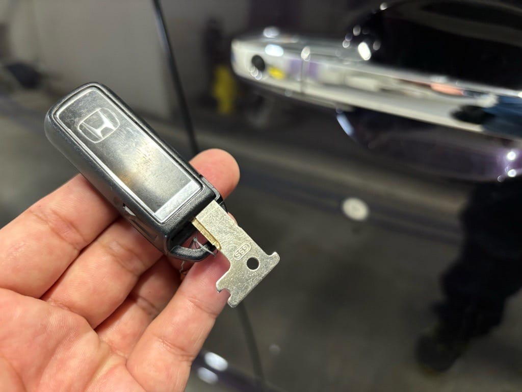 登録が完了したNワゴンのスマートキーに作製したメカニカルキーを収納