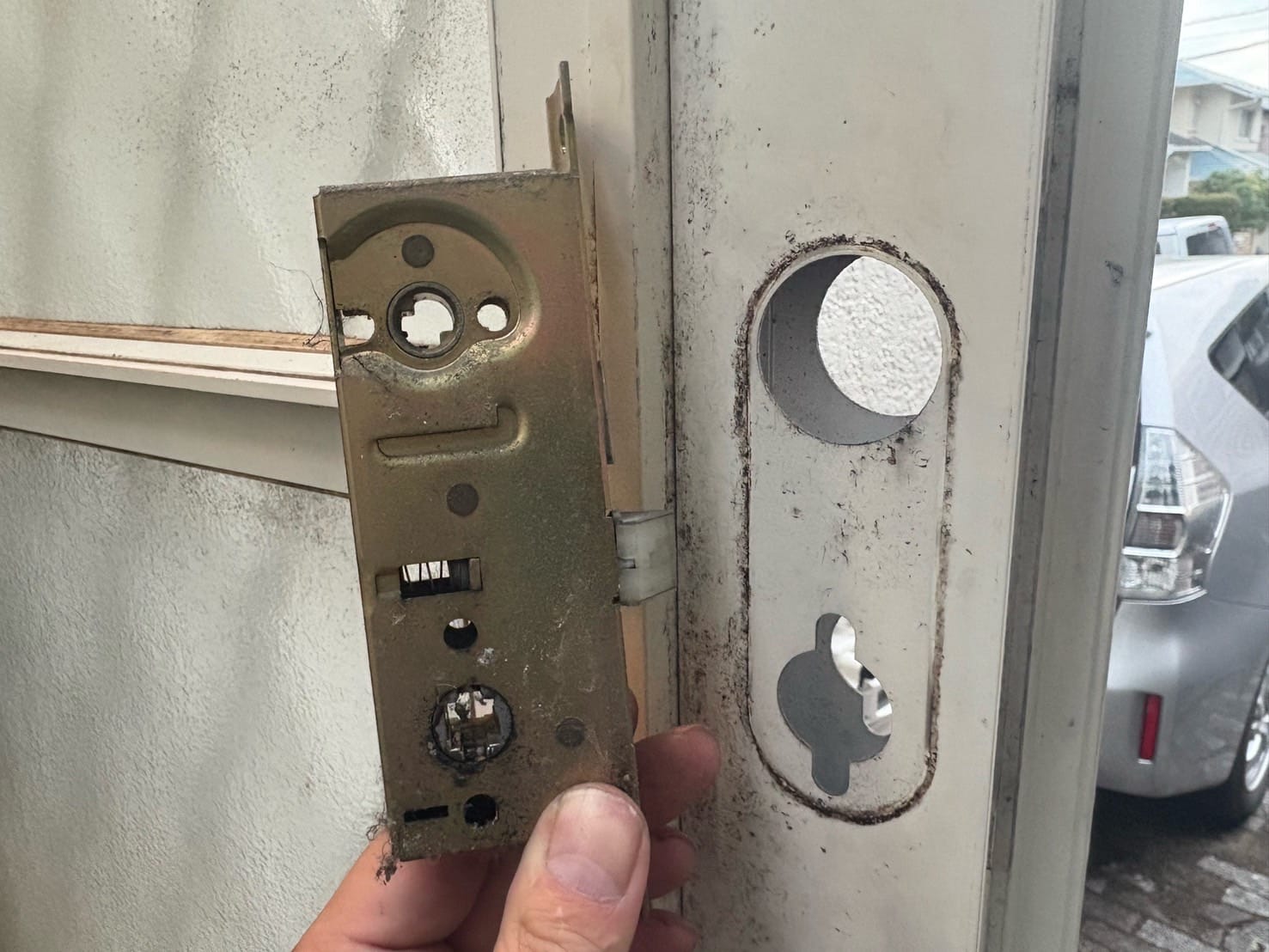 ケースロックを取り外しました