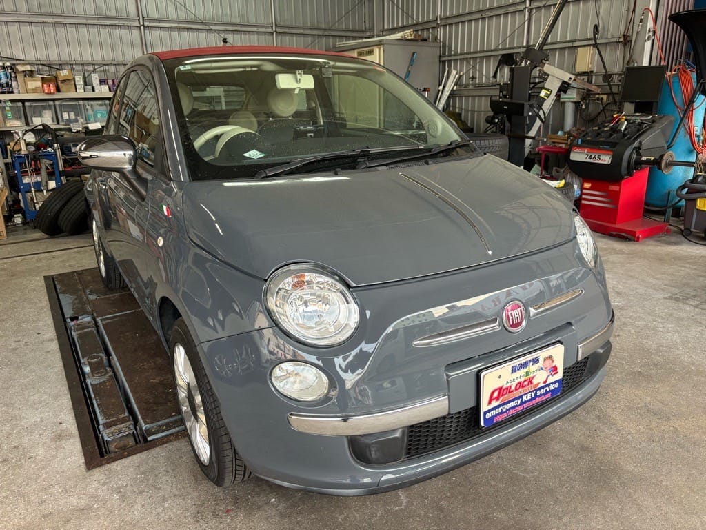 フィアット 500C 31212型 2016年式。こちらの車両の鍵を作製します