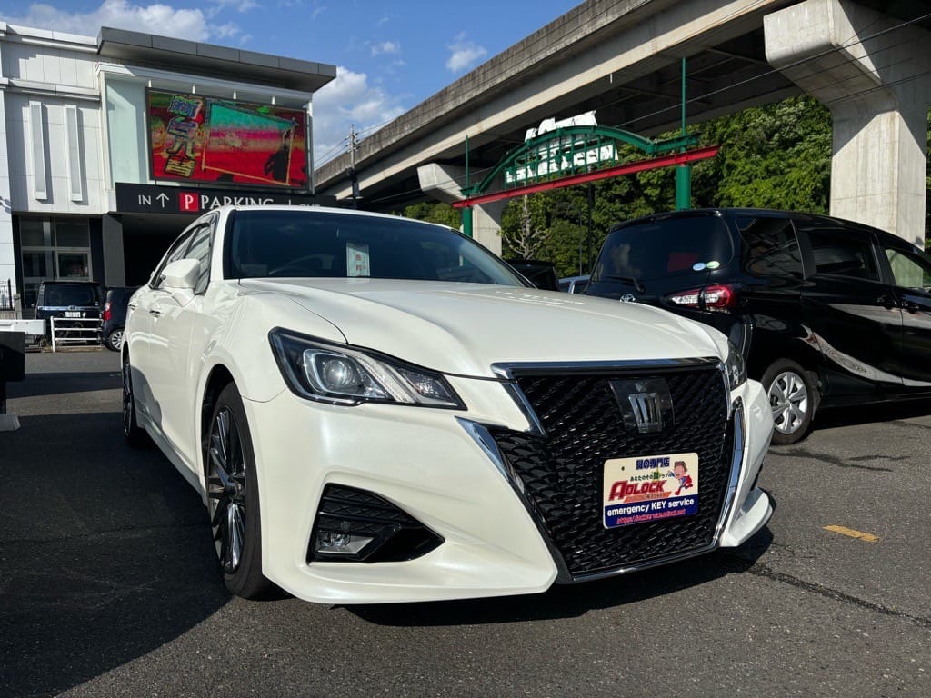 トヨタ クラウンGRS214 2017年式。こちらの車両の鍵を作製します