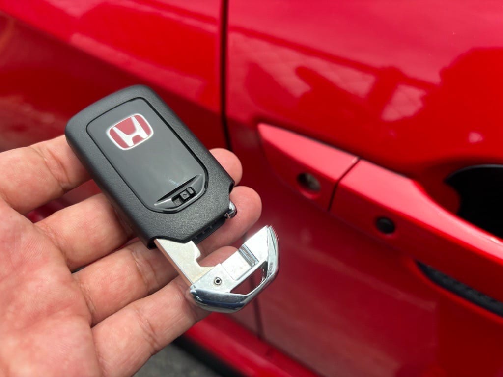 登録が完了したシビックのスマートキーに作製したメカニカルキーを収納