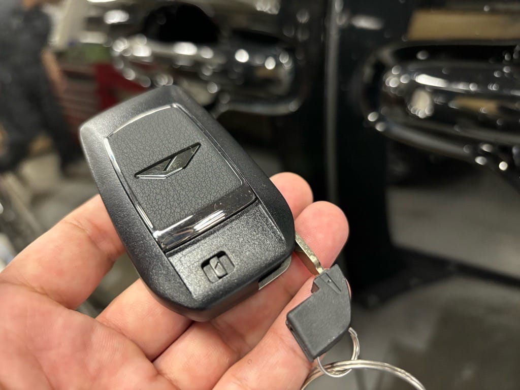 登録が完了したヴェルファイアのスマートキーに作製したメカニカルキーを収納