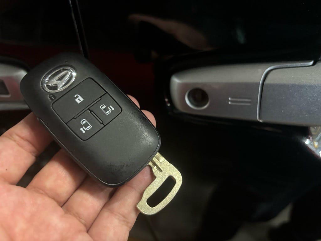 タントのスマートキーにメカニカルキーを収納