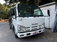 いすゞ エルフNJR85 2012年式。こちらの車両のイモビライザー登録をします