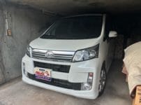 ダイハツ ムーヴLA100S 2014年式。こちらの車両の鍵を作製します