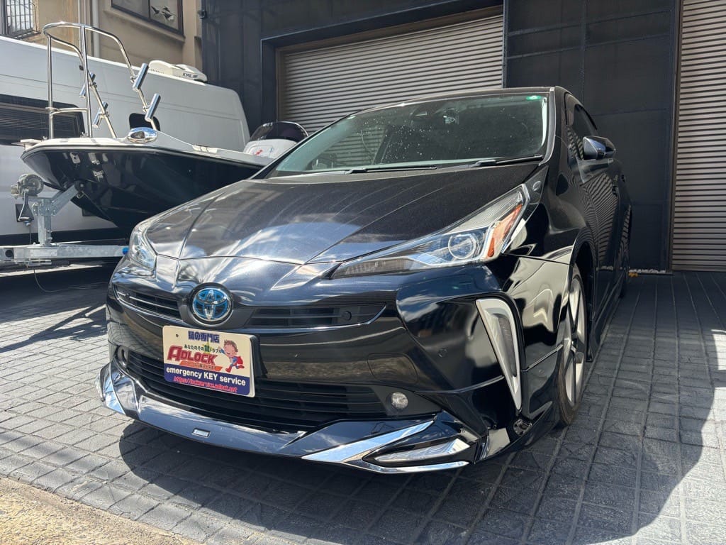 2021年式のトヨタ プリウス(ZVW51)。こちらのこちらの車両の鍵を作製します